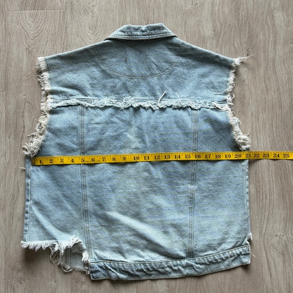 POL Women’s Size Small Light Washed Frayed Fringe Denim Vest 100% Cotton - Picture 9 of 9